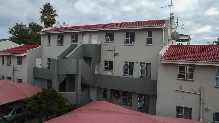 1 Bedroom Property for Sale in Oakglen Western Cape